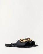 VLOGO SIGNATURE SLIDE SANDAL IN GRAINY COWHIDE WITH ACCESSORY